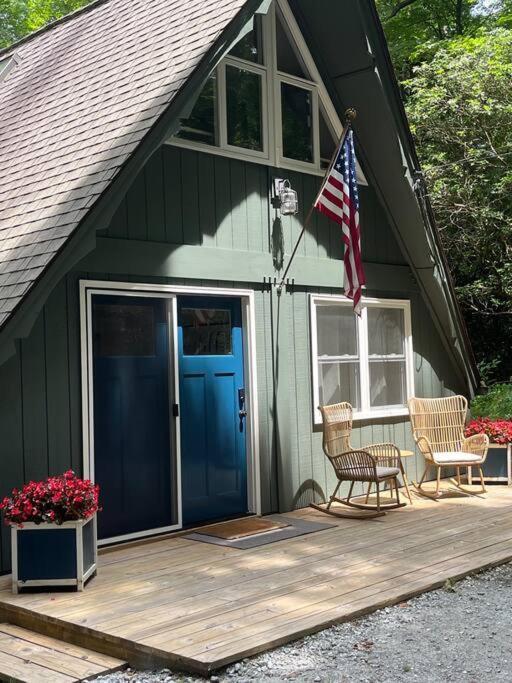Cozy Cottage W Hot Tub, 5 Min Walk To Main St 海兰兹 外观 照片