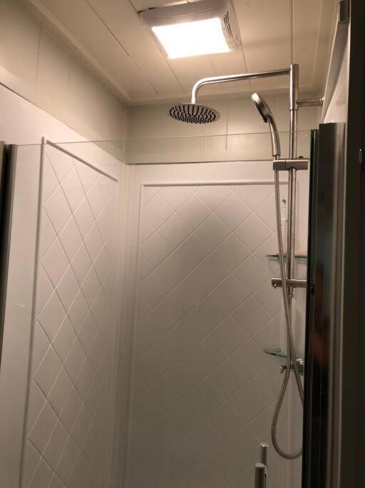 Cozy Cottage W Hot Tub, 5 Min Walk To Main St 海兰兹 外观 照片